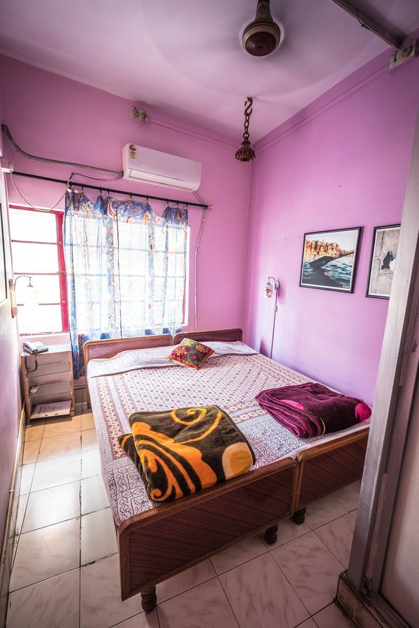 Brown Bread Bakery Guest House พาราณสี ภายนอก รูปภาพ